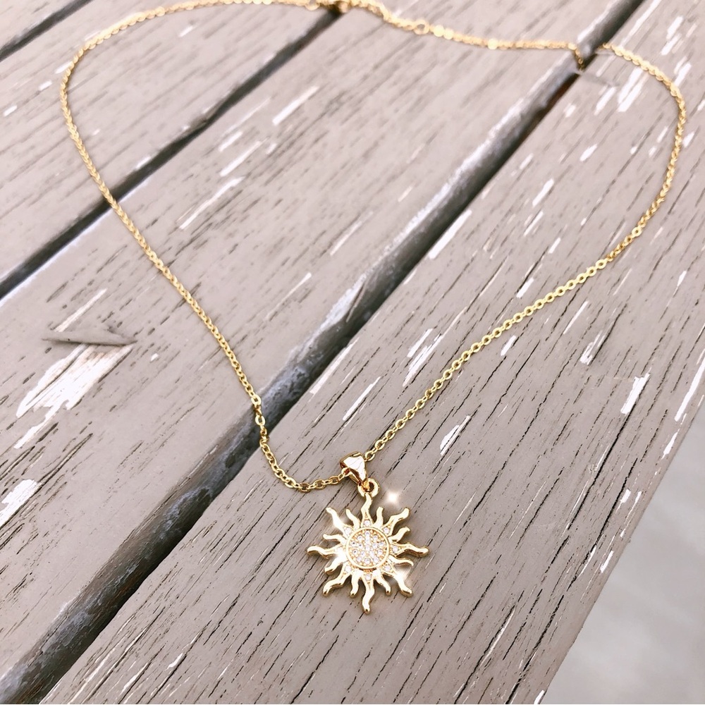 16k/18k Gold Sun Pendant Necklace